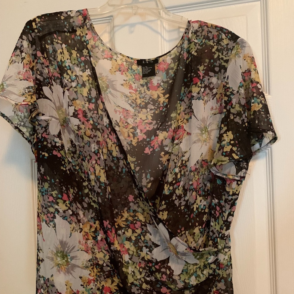 Floral Sheer Short-sleeved Blouse
